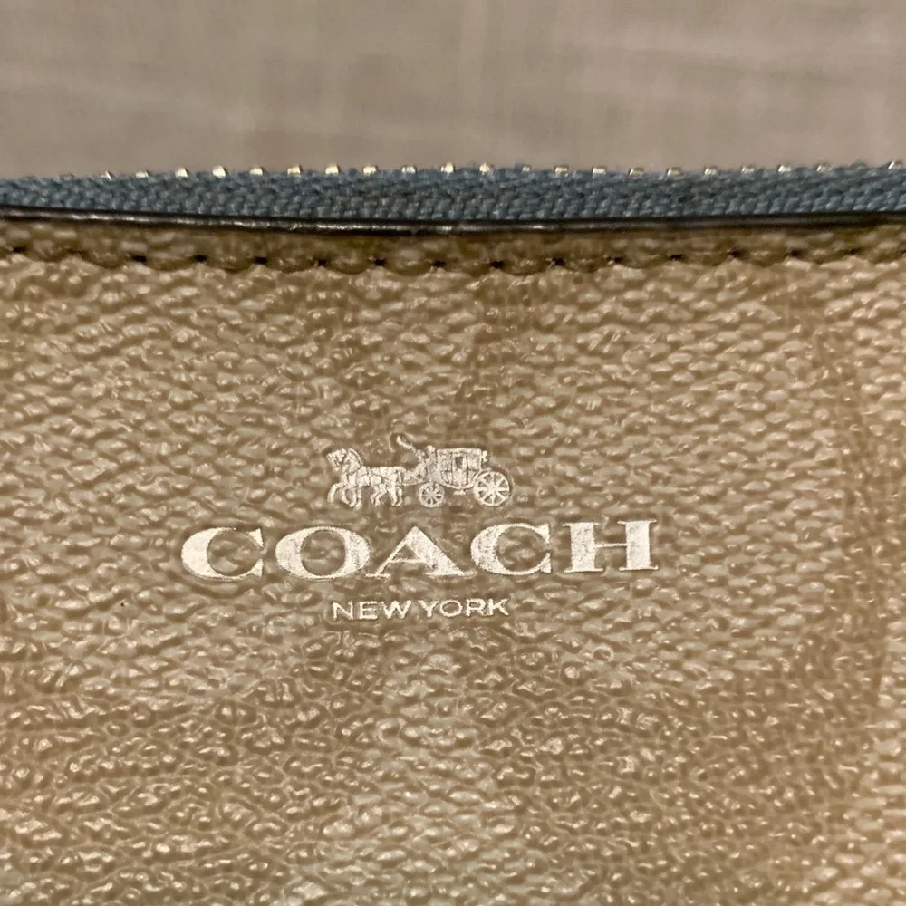 Coach Tan Signature Card Case Keyring - Picture 2 of 7